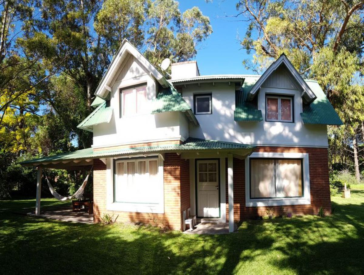 3 bedrooms House in Mar del Plata, Argentina No. 98105