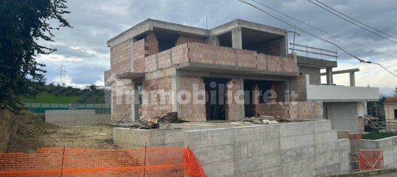 Apartamento de 2 dormitorios en San Giovanni Teatino, Italy No. 204516 13