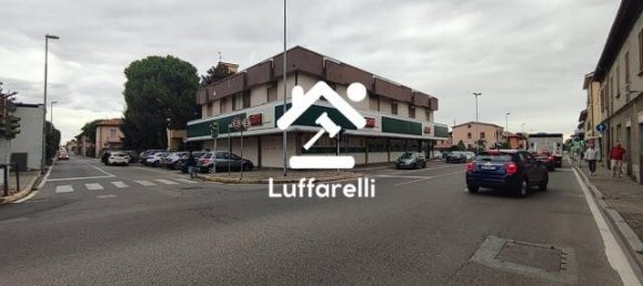 5-Zimmer Gewerbliche Immobilie in Giussano, Italy, Nr. 10863 3