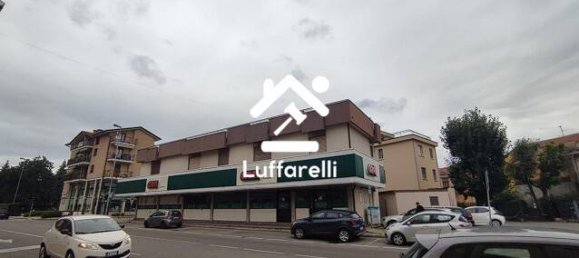 5-Zimmer Gewerbliche Immobilie in Giussano, Italy, Nr. 10863 2