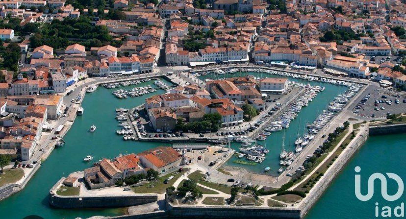 Gebäude in Saint-Martin-de-Re, France 218m², Nr. 102475