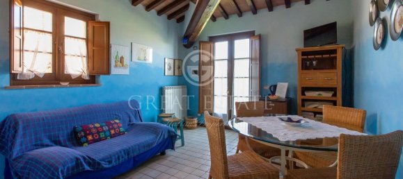 9 rooms House in Montegabbione, Italy No. 86157 37