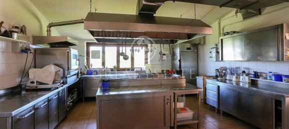 9 rooms House in Montegabbione, Italy No. 86157 20