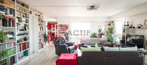 3 bedrooms Apartment in Evry, France No. 173701 2