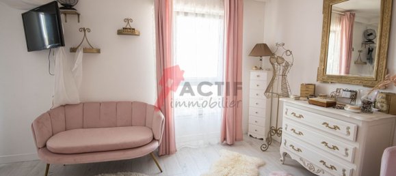 3 bedrooms Apartment in Evry, France No. 173701 4