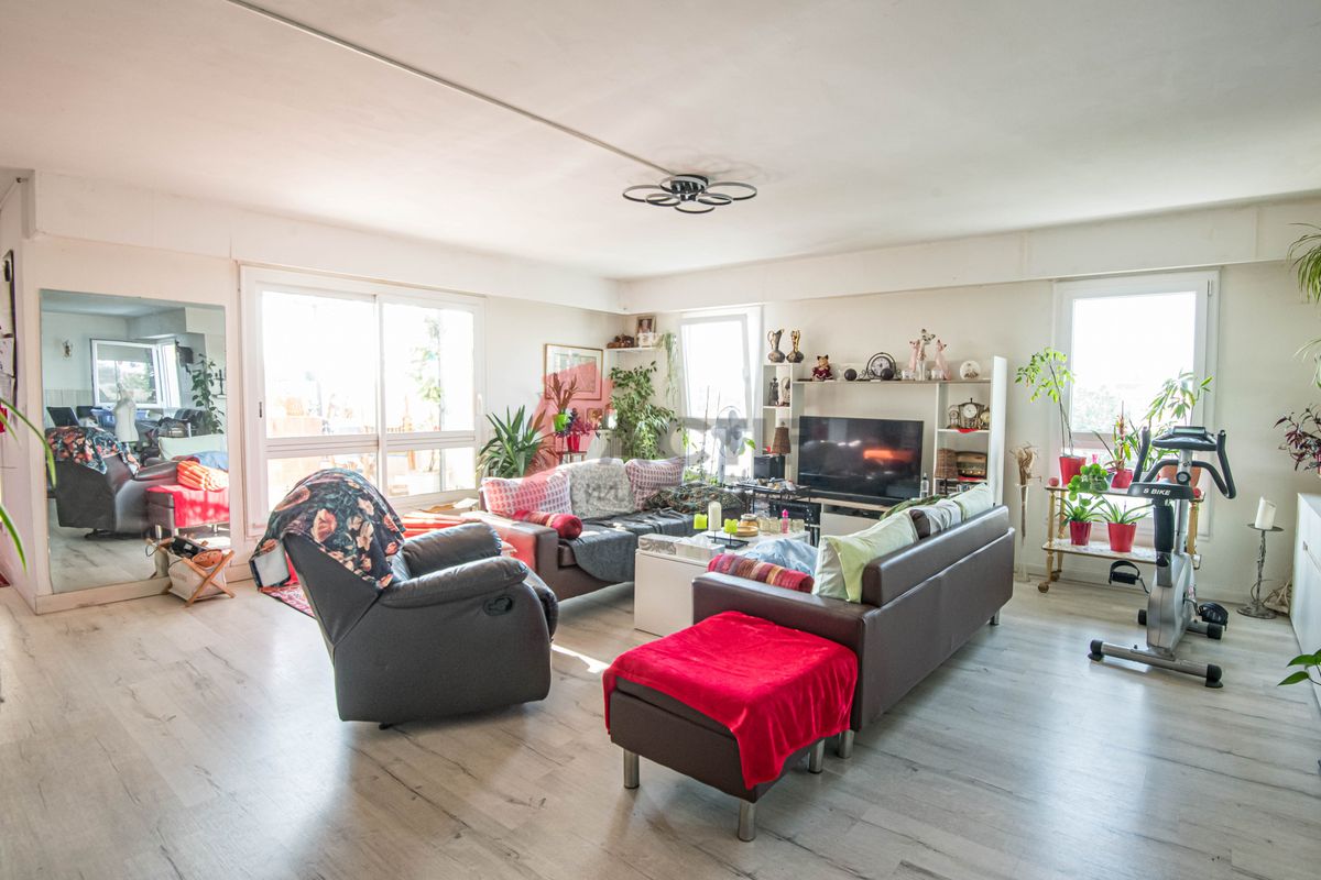 3 bedrooms Apartment in Evry, France No. 173701