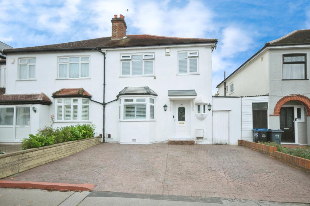 3 bedrooms House in Thornton Heath, United Kingdom No. 11577