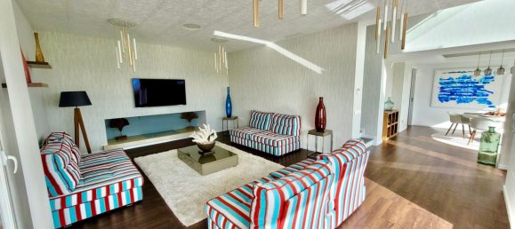 4 bedrooms Villa in Estepona, Spain No. 45491 6