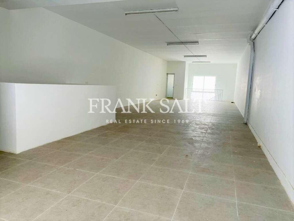 Магазин 250м² в Зеббудж, Мальта № 12664