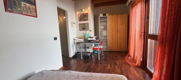 3 bedrooms Duplex in Parma, Italy No. 379077 12