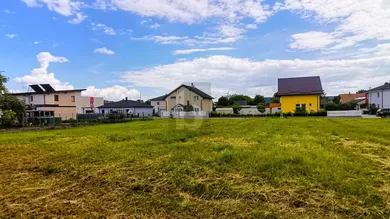  قطعة أرض في Trautmannsdorf an der Leitha, Austria رقم 190543