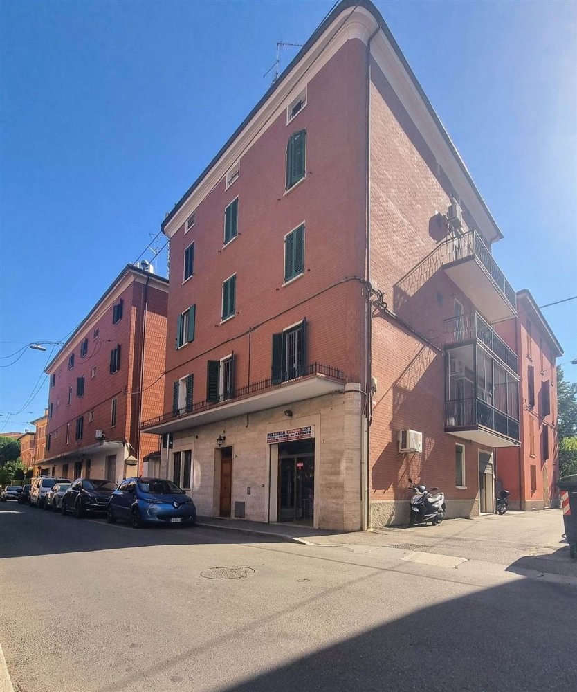 4 bedrooms Apartment in Bologna, Italy No. 314560