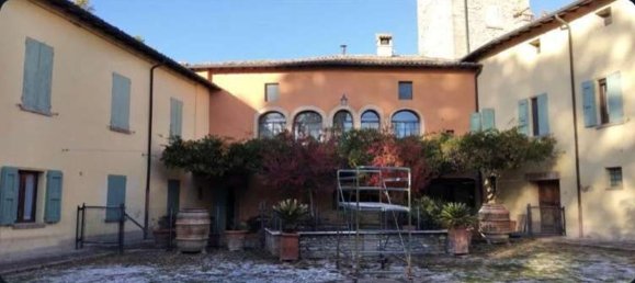 12 rooms Apartment in Castelvetro di Modena, Italy No. 95521 2