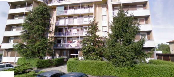 3 rooms Apartment in Castano Primo, Italy No. 1683 9
