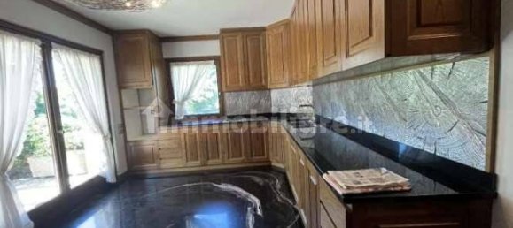 5 bedrooms Villa in Lomazzo, Italy No. 272151 12