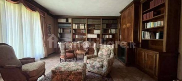 5 bedrooms Villa in Lomazzo, Italy No. 272151 4