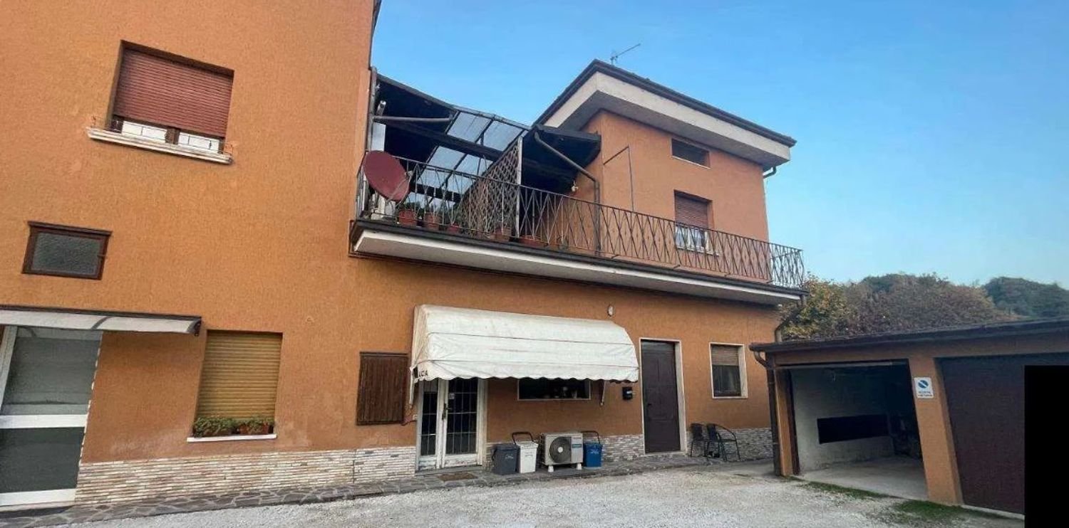 2غرفة شقة في Rodengo Saiano, Italy رقم 338436