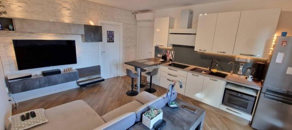 Apartamento de 3 divisões em Cesano Maderno, Italy N.º 42036 38