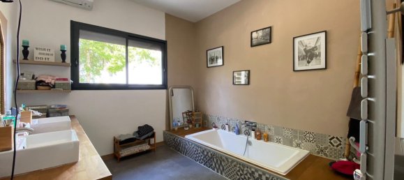 3 bedrooms House in Dordogne, France No. 361311 8