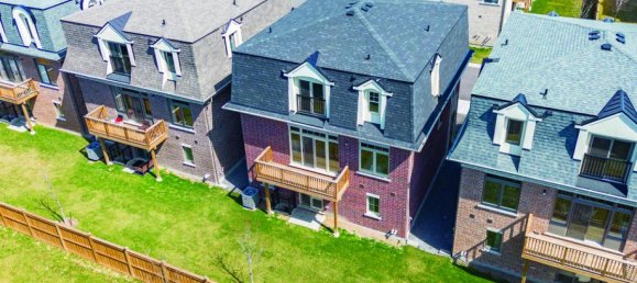 4 bedrooms House in Mississauga, Canada No. 86 3