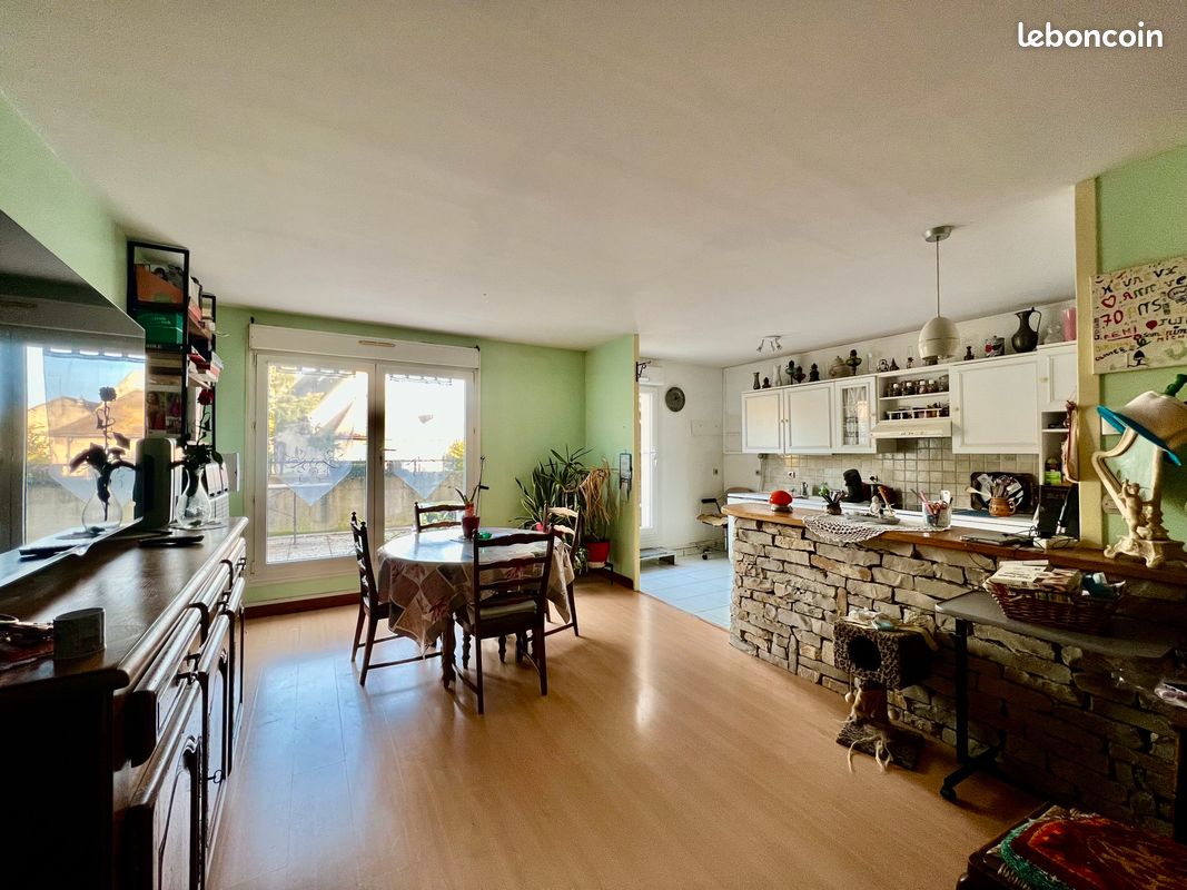 Apartamento de 2 dormitorios en Saint-Leu-d'Esserent, France No. 79298