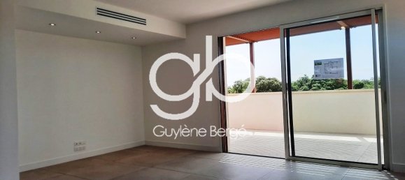 2 bedrooms Apartment in Castries, France No. 297611 2