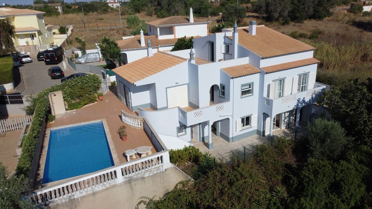 4 bedrooms House in Portimao, Portugal No. 28191