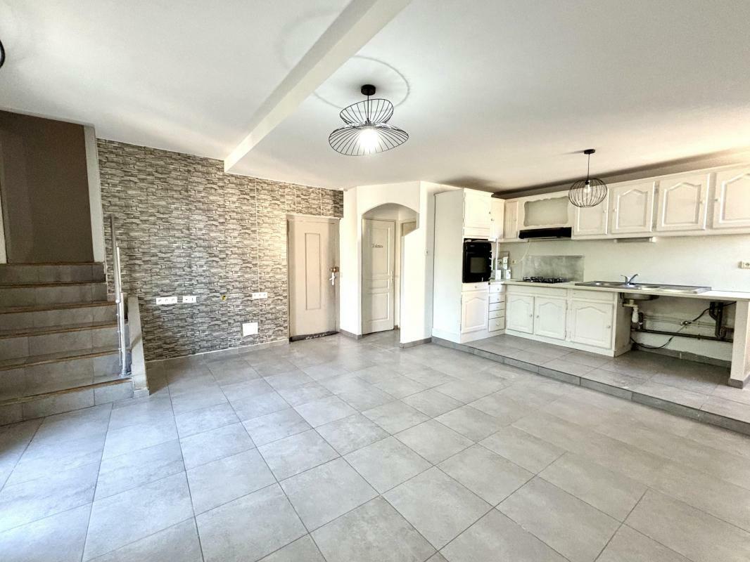 Dúplex de 3 dormitorios en Villeveyrac, France No. 297523