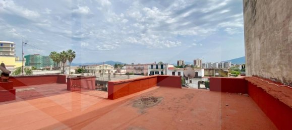 Imóvel comercial de 3 divisões em Mariglianella, Italy N.º 18425 21