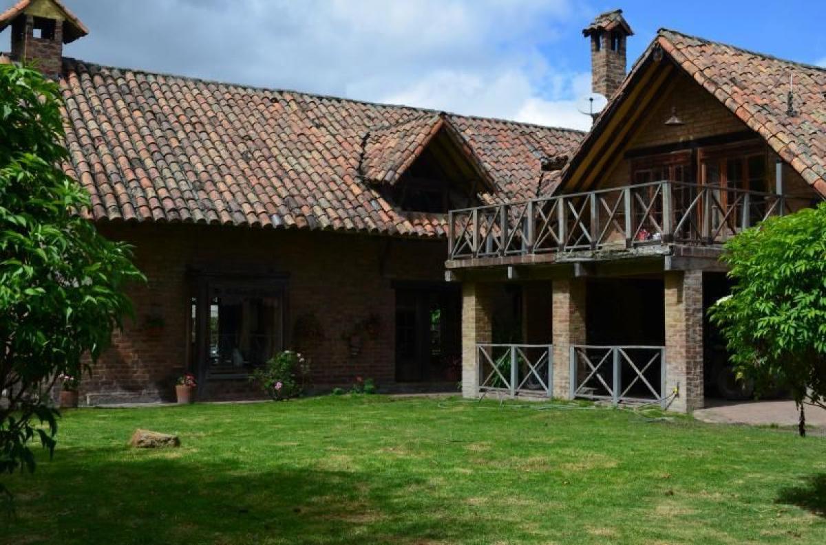 3 bedrooms House in Cundinamarca, Colombia No. 8225