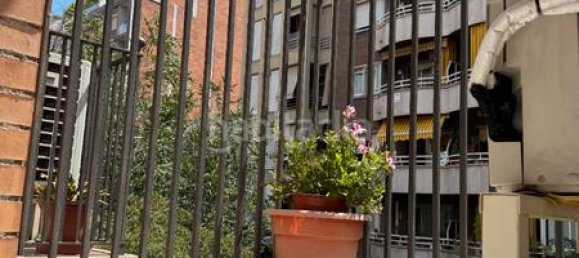 Apartamento de 4 dormitorios en Sant Martí, Spain No. 187603 19