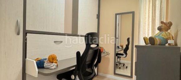 Apartamento de 4 dormitorios en Sant Martí, Spain No. 187603 11