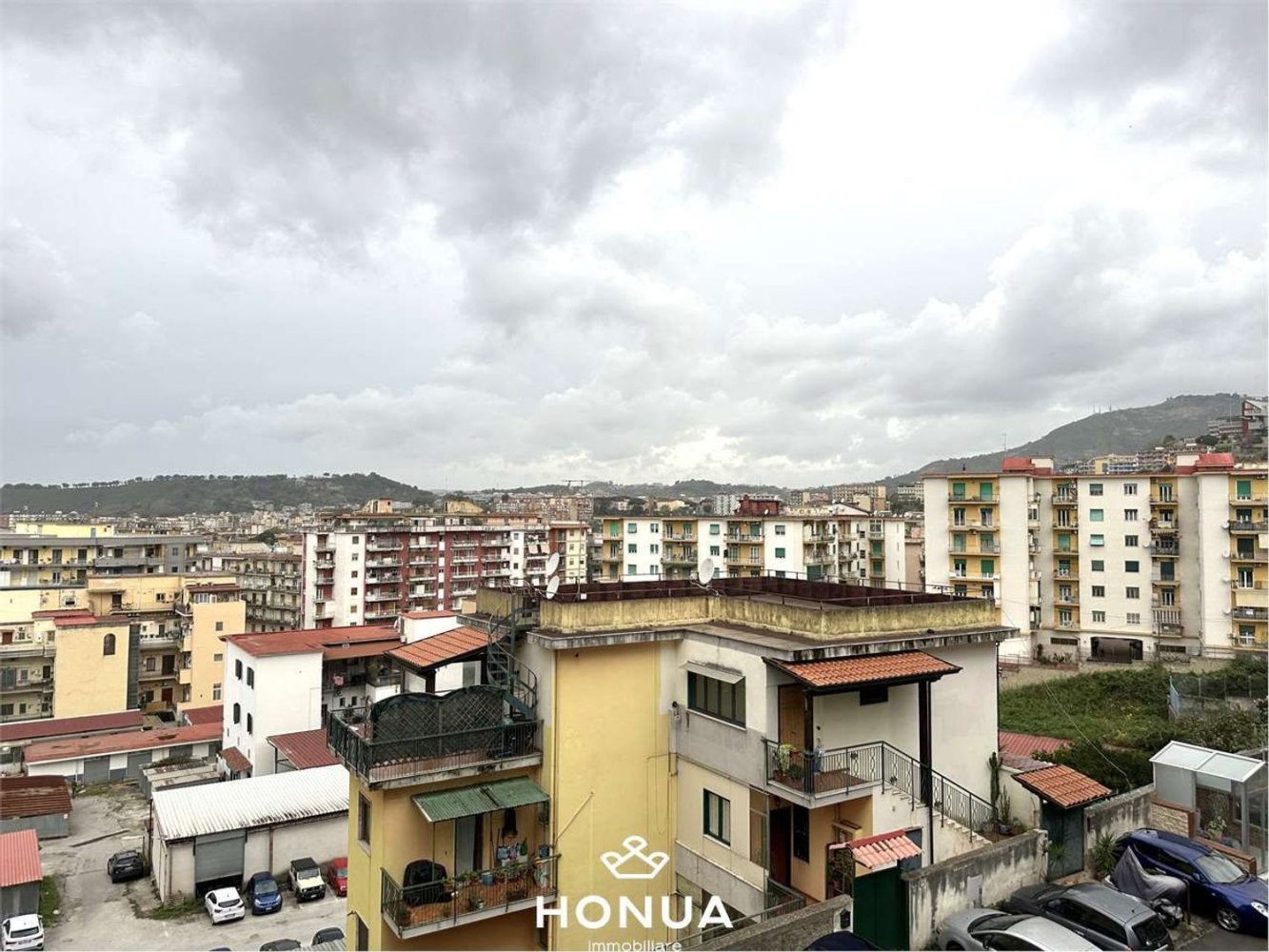 3غرفة شقة في Naples, Italy رقم 163243