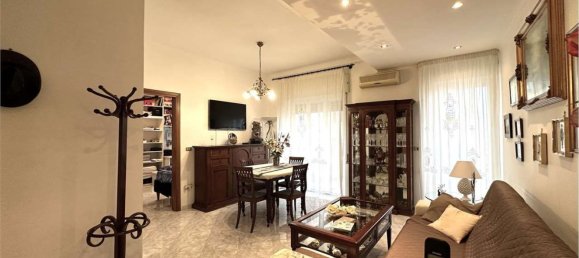 3غرفة شقة في Naples, Italy رقم 163243 2