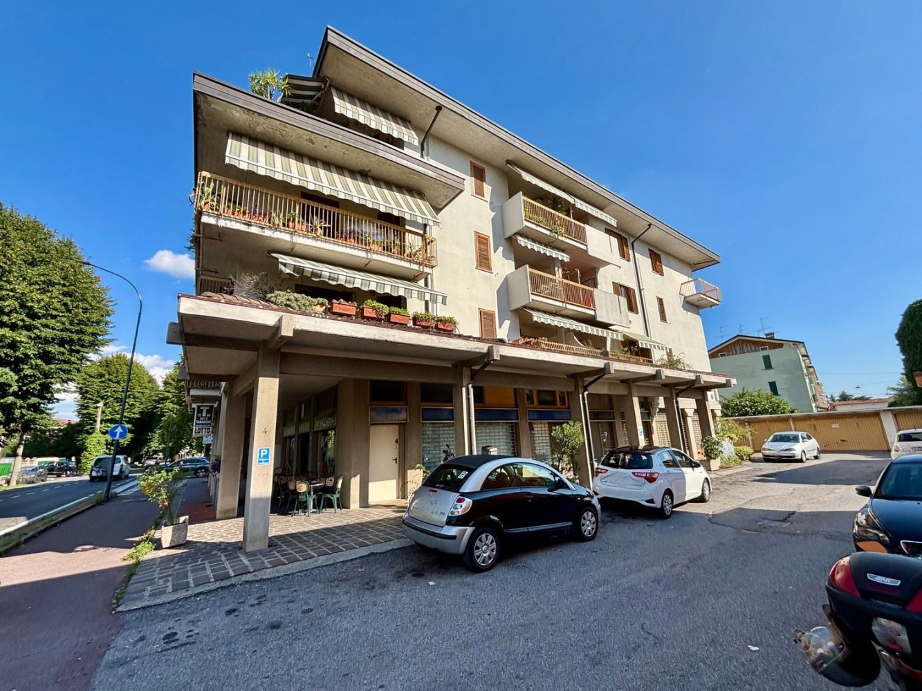 270m² Commercial property in Palazzolo sull'Oglio, Italy No. 284101