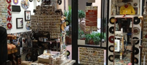 27m² Commercial property in Bologna, Italy No. 13983 3