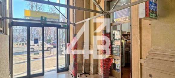 1-salle Propriété commerciale à Trieste, Italy No. 80426 8