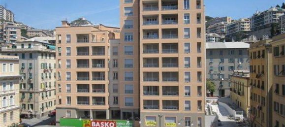 Garage à Genoa, Italy 13m² No. 123619 2