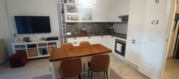 3 Schlafzimmer Wohnung in Pesaro, Italy, Nr. 349289 8