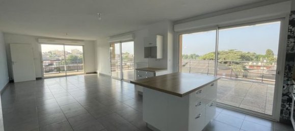 Apartamento de 4 dormitorios en Le Mans, France No. 310527 3