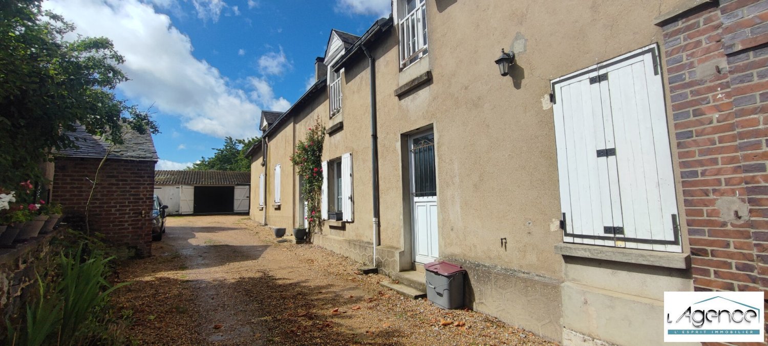 4-salle Bâtiment à Brou, France No. 90855