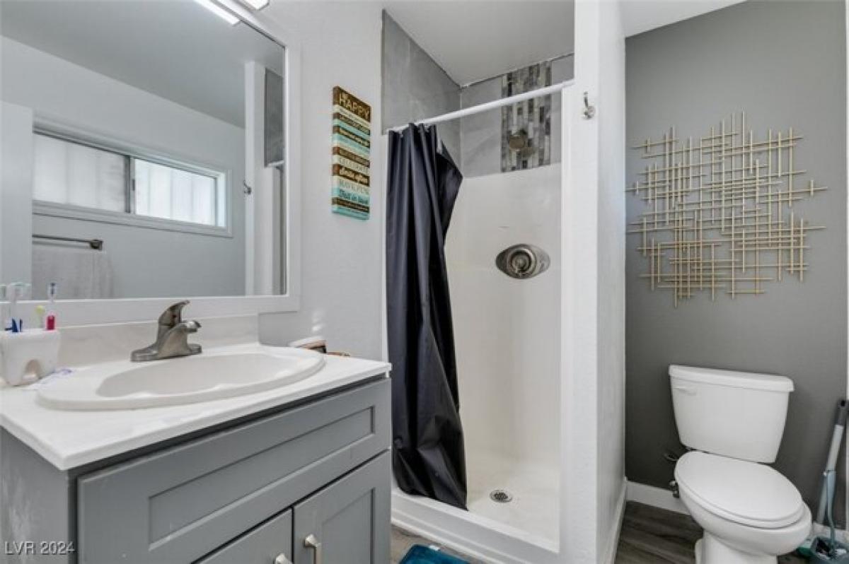 4 bedrooms House in North Las Vegas, USA No. 424043