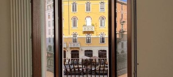 4 bedrooms Apartment in Milan, Italy No. 332154 6