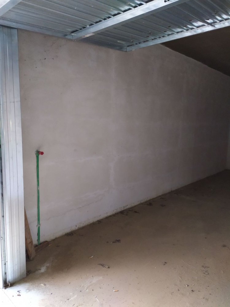  مرآب في Fisciano, Italy 18متر مربع رقم 255407