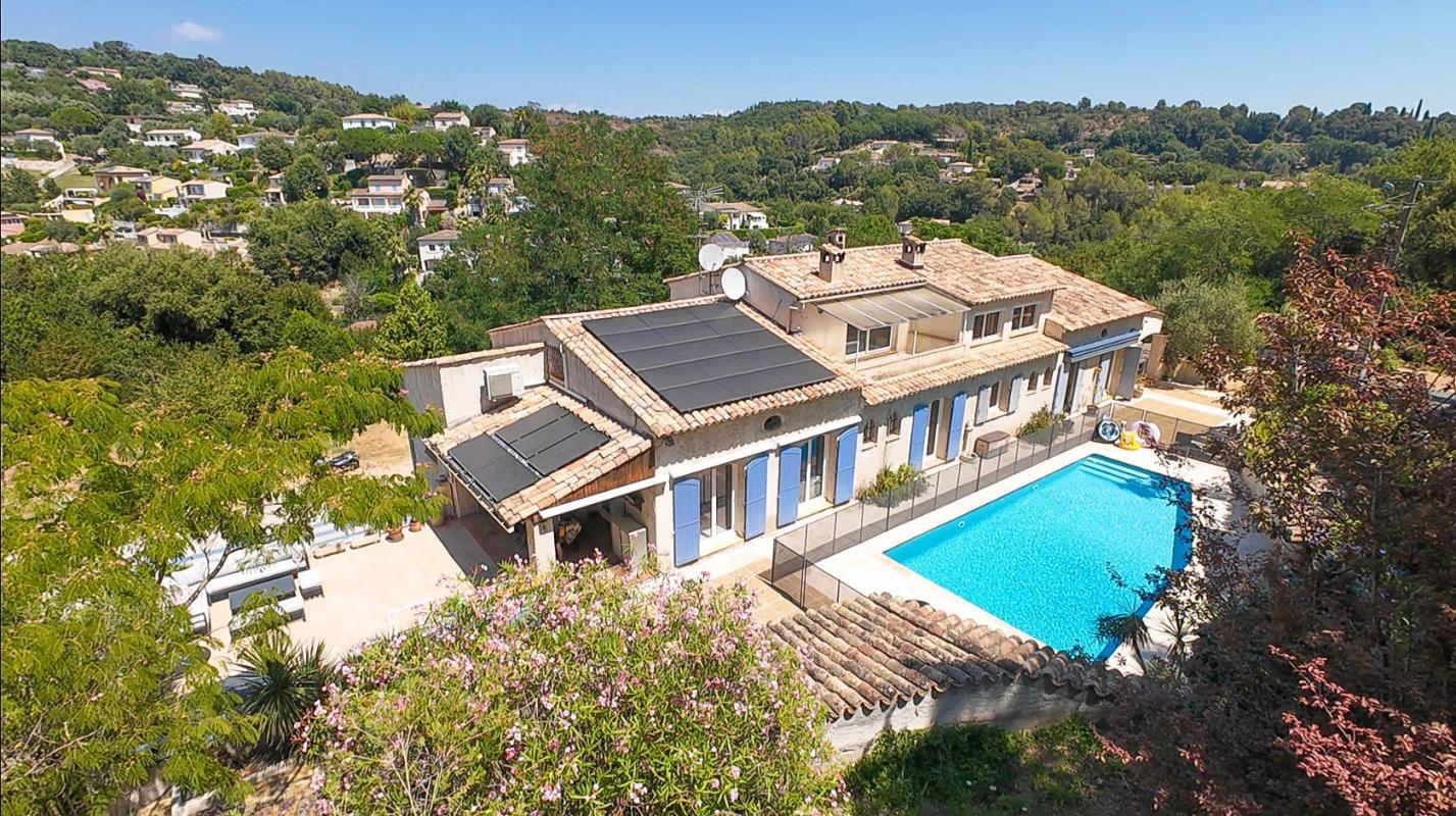 Villa de 4 dormitorios en Biot, France No. 298785