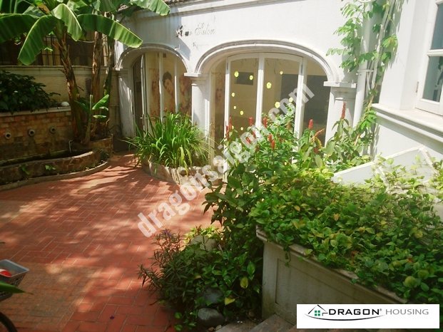  House in District 1, Vietnam No. 10984