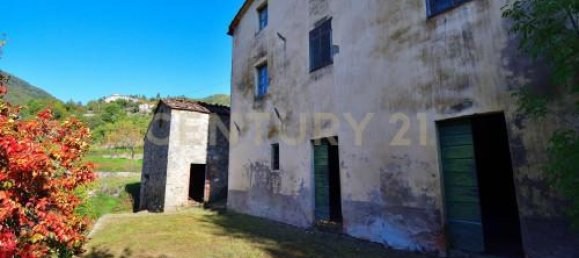 12 rooms House in Pescaglia, Italy No. 107878 2