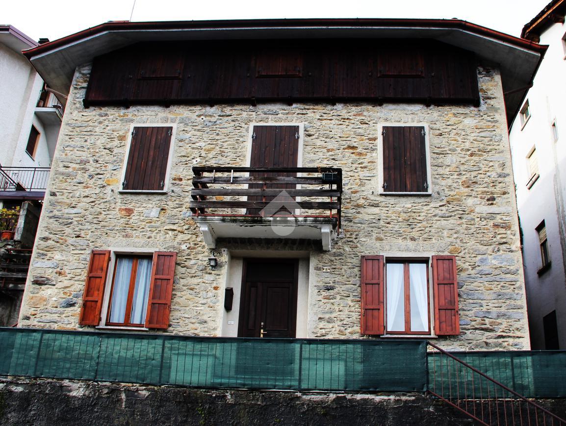 3 rooms Apartment in Rasura, Italy No. 109078