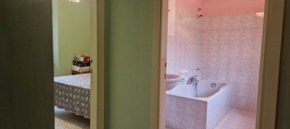 Casa de 8 divisões em Perugia, Italy N.º 126207 24