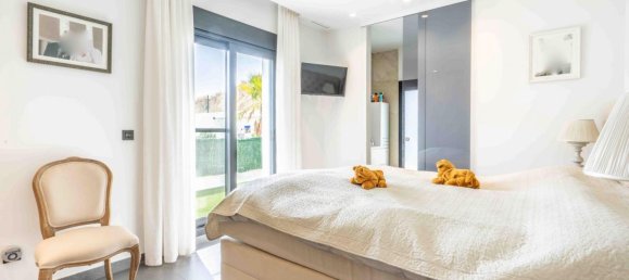 2 bedrooms House in Alicante, Spain No. 134471 4